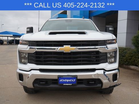 Used 2024 Chevrolet Silverado 2500 LT image 3