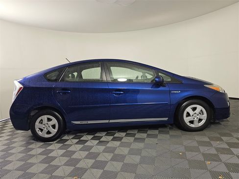 Used 2010 Toyota Prius Three image 8