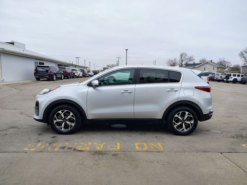 Used 2022 Kia Sportage LX image 4