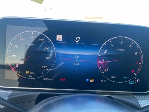 Certified 2026 Mercedes-Benz CLE 300 4MATIC Coupe image 3