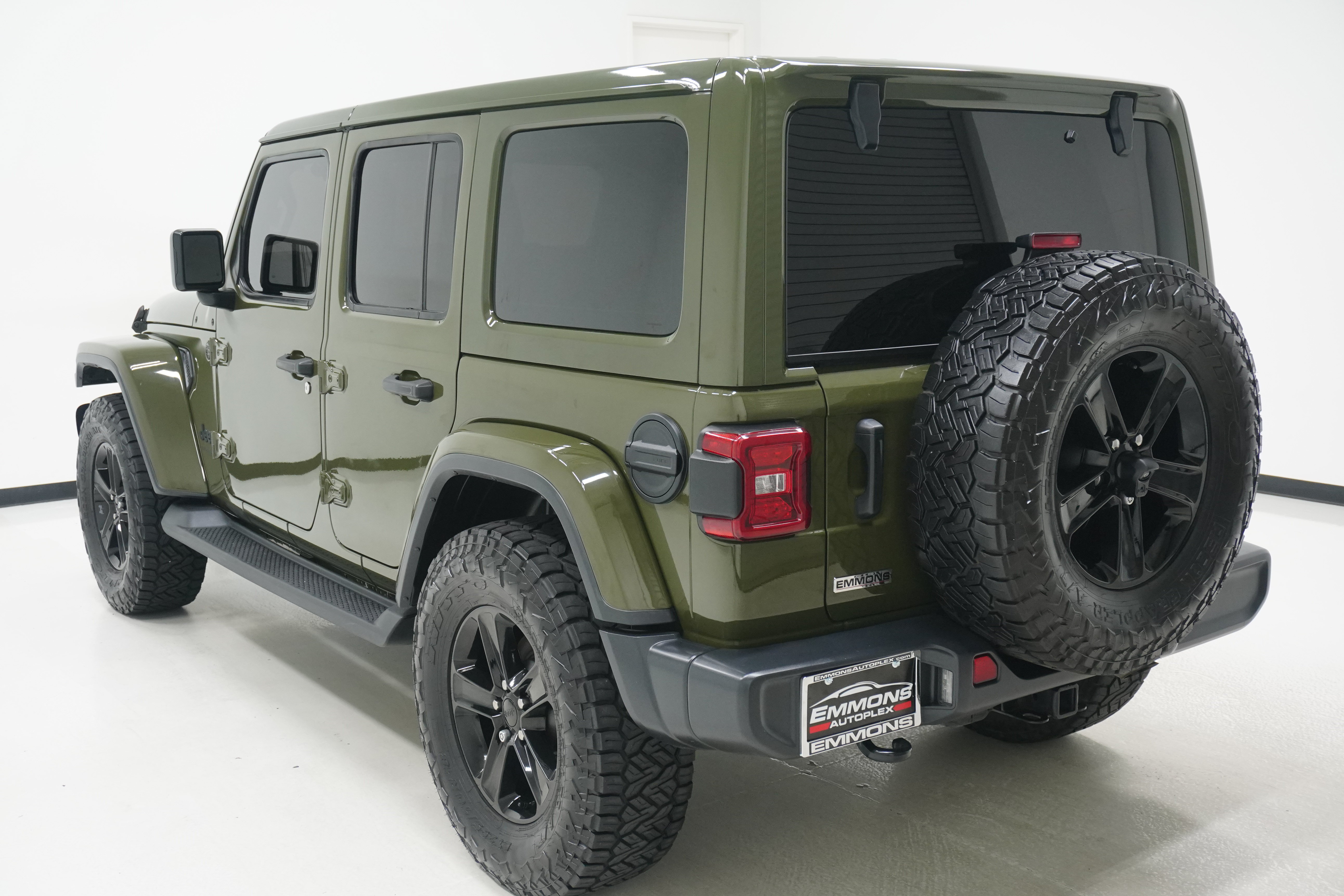Used 2021 Jeep Wrangler Unlimited Sahara AWD/4WD image 6