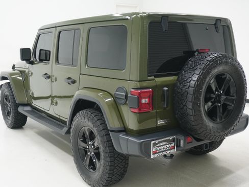 Used 2021 Jeep Wrangler Unlimited Sahara AWD/4WD image 6