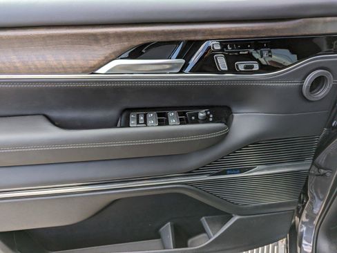 New 2024 Jeep Grand Wagoneer Series I w/ Convenience Group III image 16