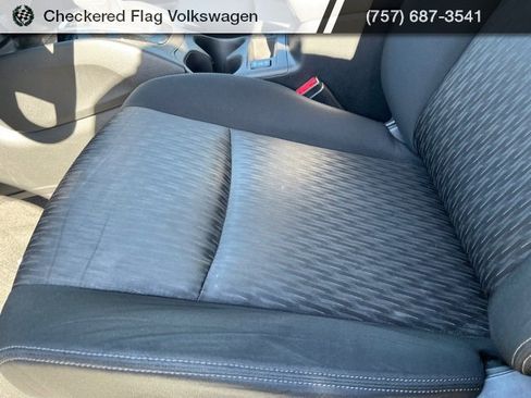 Used 2019 Nissan Rogue SV image 22