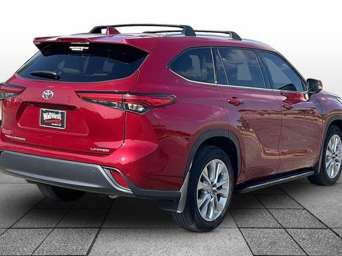 Used 2020 Toyota Highlander Limited FWD image 11