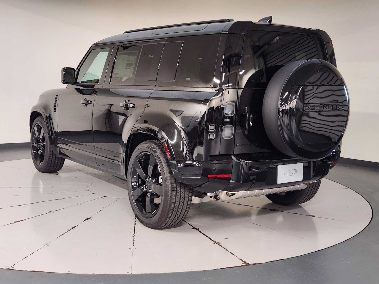 New 2026 Land Rover Defender 110 X-Dynamic SE AWD/4WD image 6