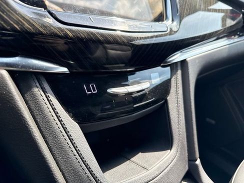Used 2021 Cadillac XT6 Premium Luxury AWD/4WD image 18