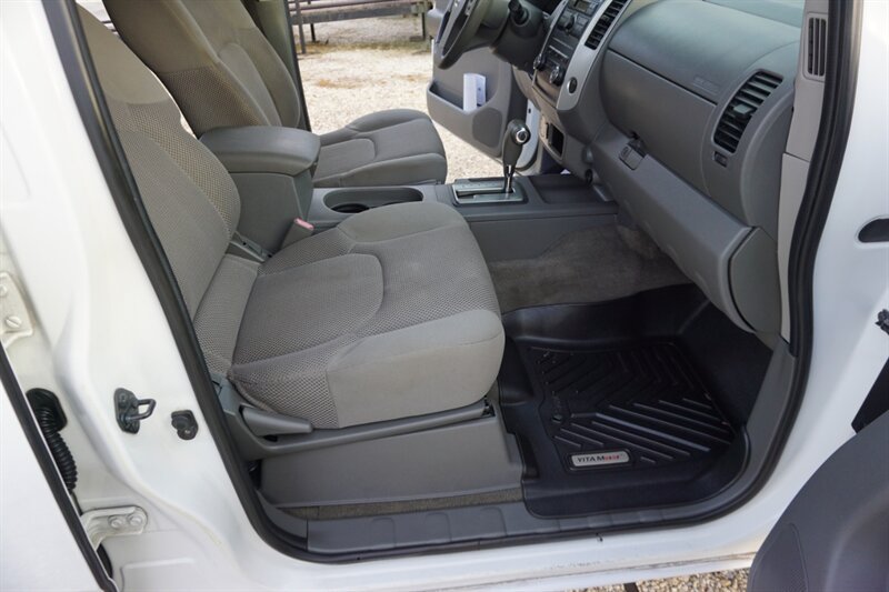 Used 2009 Nissan Frontier SE w/ SE Value Truck Pkg RWD image 35