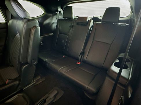 Used 2024 Toyota Highlander XSE image 31