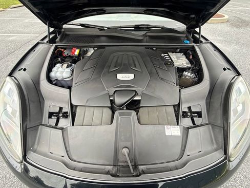 Used 2021 Porsche Cayenne Coupe AWD/4WD image 28