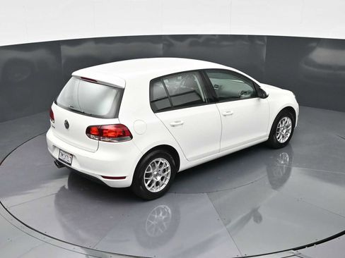 Used 2010 Volkswagen Golf 4-Door FWD image 20