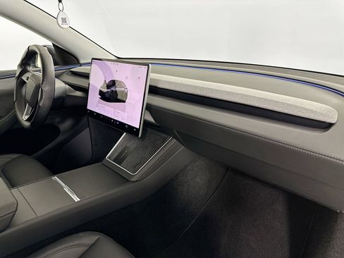 Used 2026 Tesla Model Y Long Range image 27