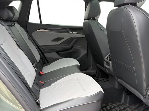 New 2026 Volkswagen Tiguan SE R-Line AWD/4WD image 9