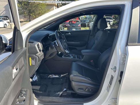 Used 2022 Kia Sportage Nightfall Edition image 16