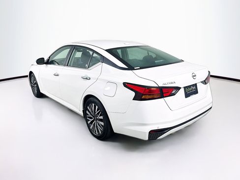 Used 2025 Nissan Altima 2.5 SV image 5