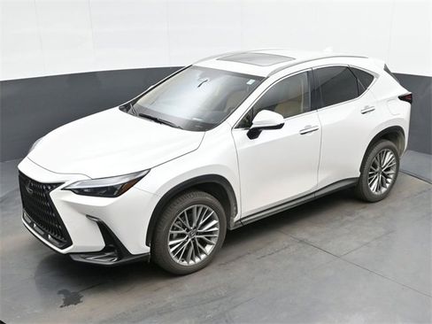Used 2025 Lexus NX 350h AWD w/ Premium Package image 24