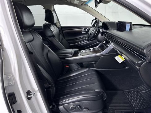 Used 2024 Genesis GV80 2.5T image 29