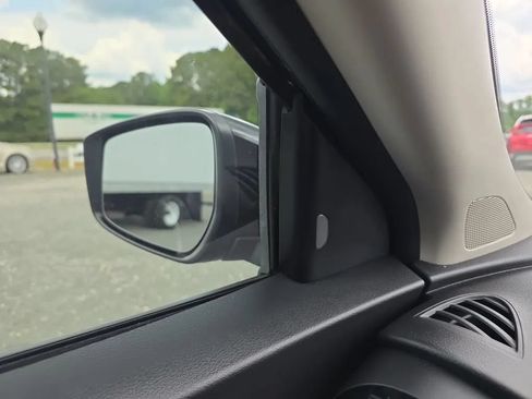 Used 2023 Nissan Kicks SV w/ Interior Electronics Package FWD image 23