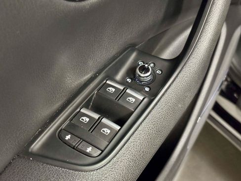 Used 2019 Audi Q7 3.0T Prestige AWD/4WD image 13
