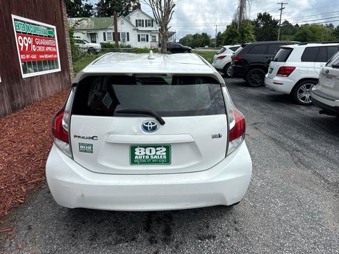 Used 2015 Toyota Prius C One FWD image 7