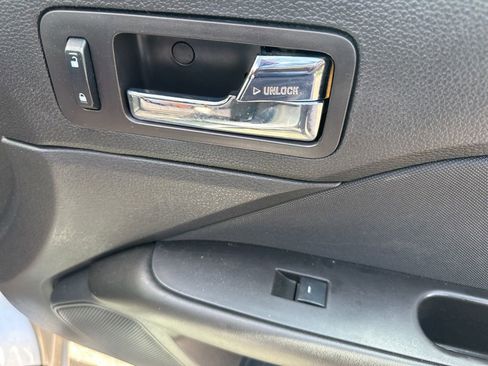 Used 2012 Ford Fusion SE FWD image 11