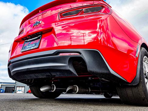 Used 2018 Chevrolet Camaro SS image 11