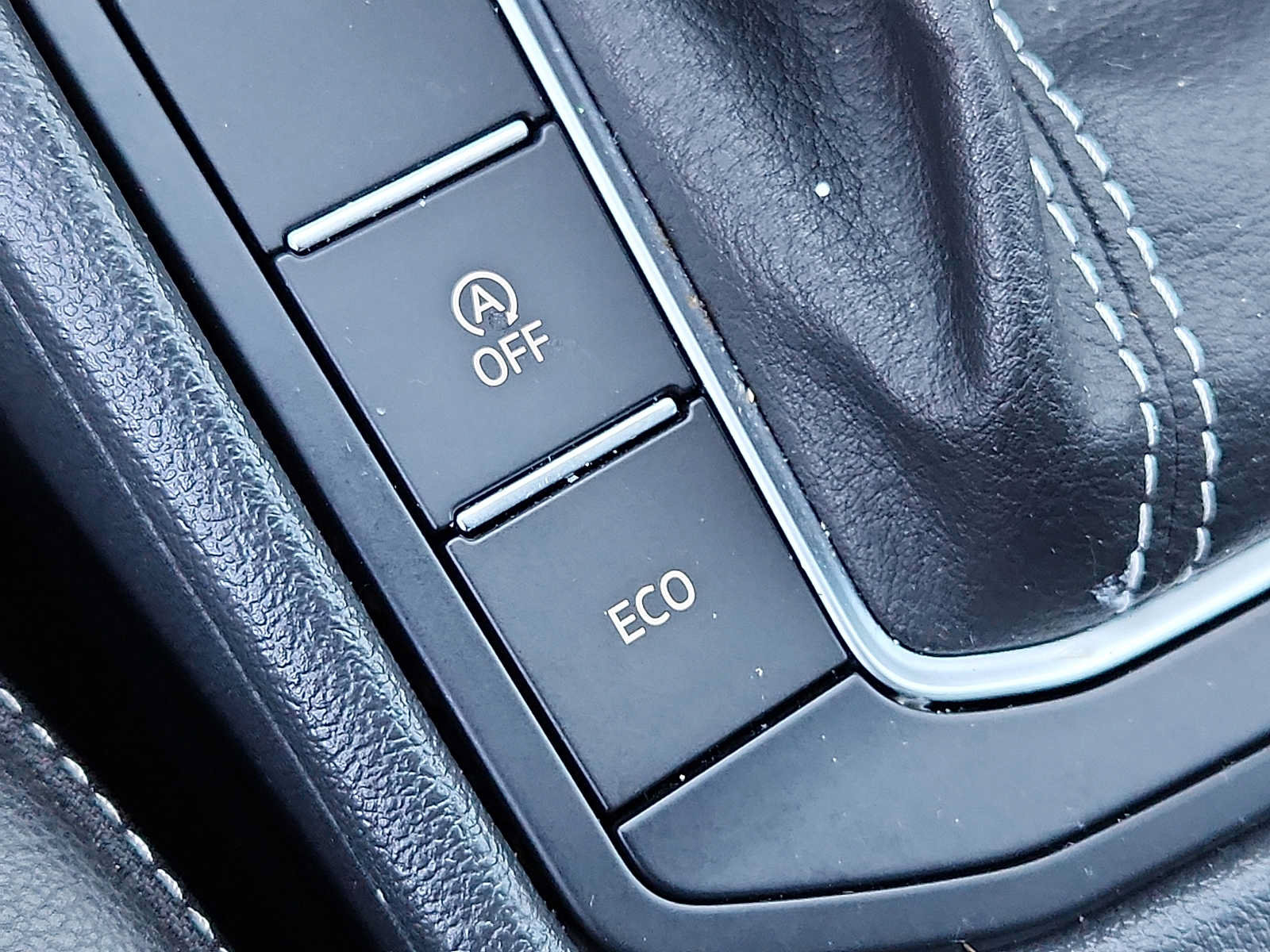 Used 2023 Volkswagen Jetta SE FWD image 24