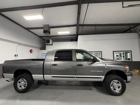 Used 2006 Dodge Ram 2500 Truck SLT image 5