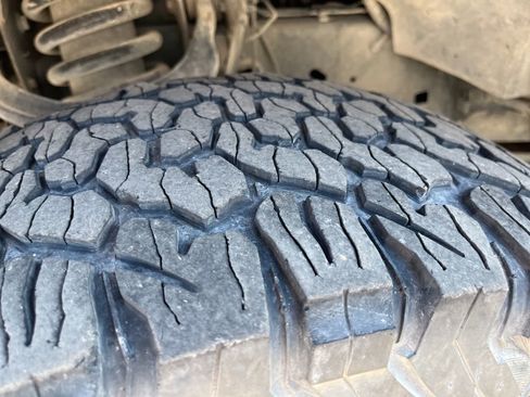 Used 2020 Ford F150 Raptor w/ Equipment Group 802A Luxury image 40