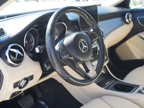Used 2019 Mercedes-Benz GLA 250 image 25