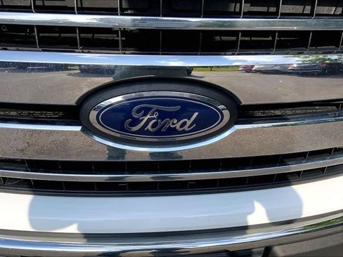 Used 2018 Ford F150 XLT AWD/4WD image 5