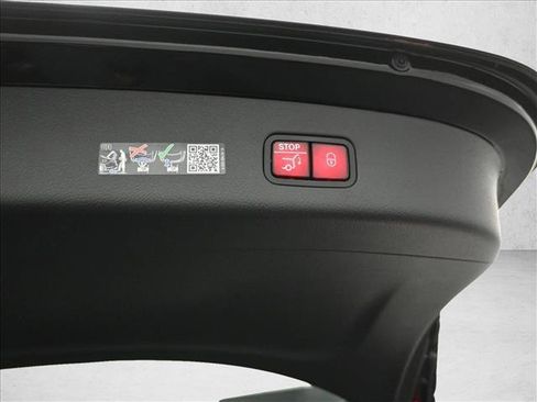 Certified 2026 Mercedes-Benz GLC 300 4MATIC image 25