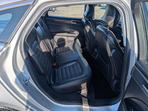 Used 2015 Ford Fusion SE w/ Equipment Group 202A image 12