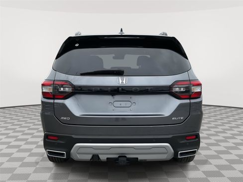 Certified 2024 Honda Pilot Elite image 4
