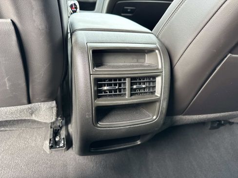 Used 2025 Cadillac XT5 Premium Luxury image 18