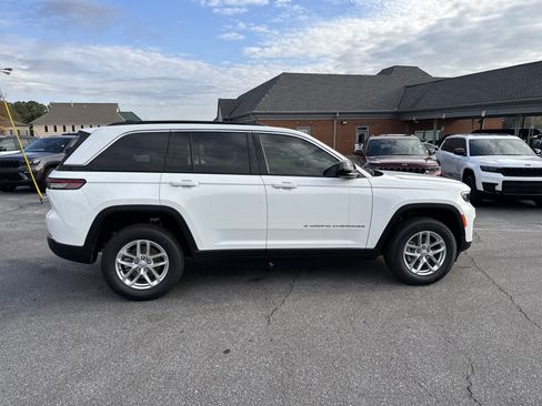 New 2025 Jeep Grand Cherokee Laredo X image 5