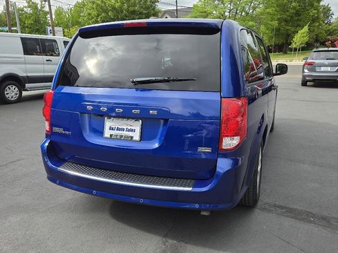 Used 2019 Dodge Grand Caravan SE w/ UConnect Hands-Free Group FWD image 9