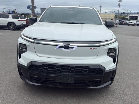 Used 2025 Chevrolet Silverado EV RST AWD/4WD image 8