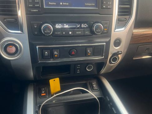 Used 2017 Nissan Titan SL image 15