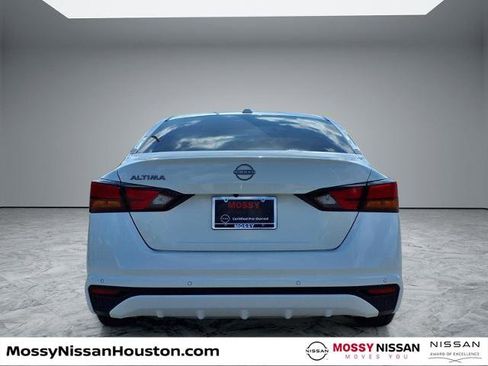 Certified 2025 Nissan Altima 2.5 S image 6
