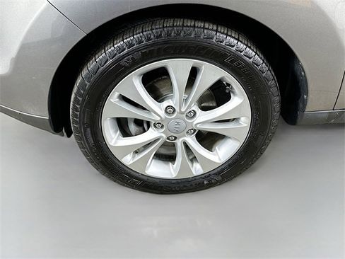 Used 2016 Kia Soul + image 10