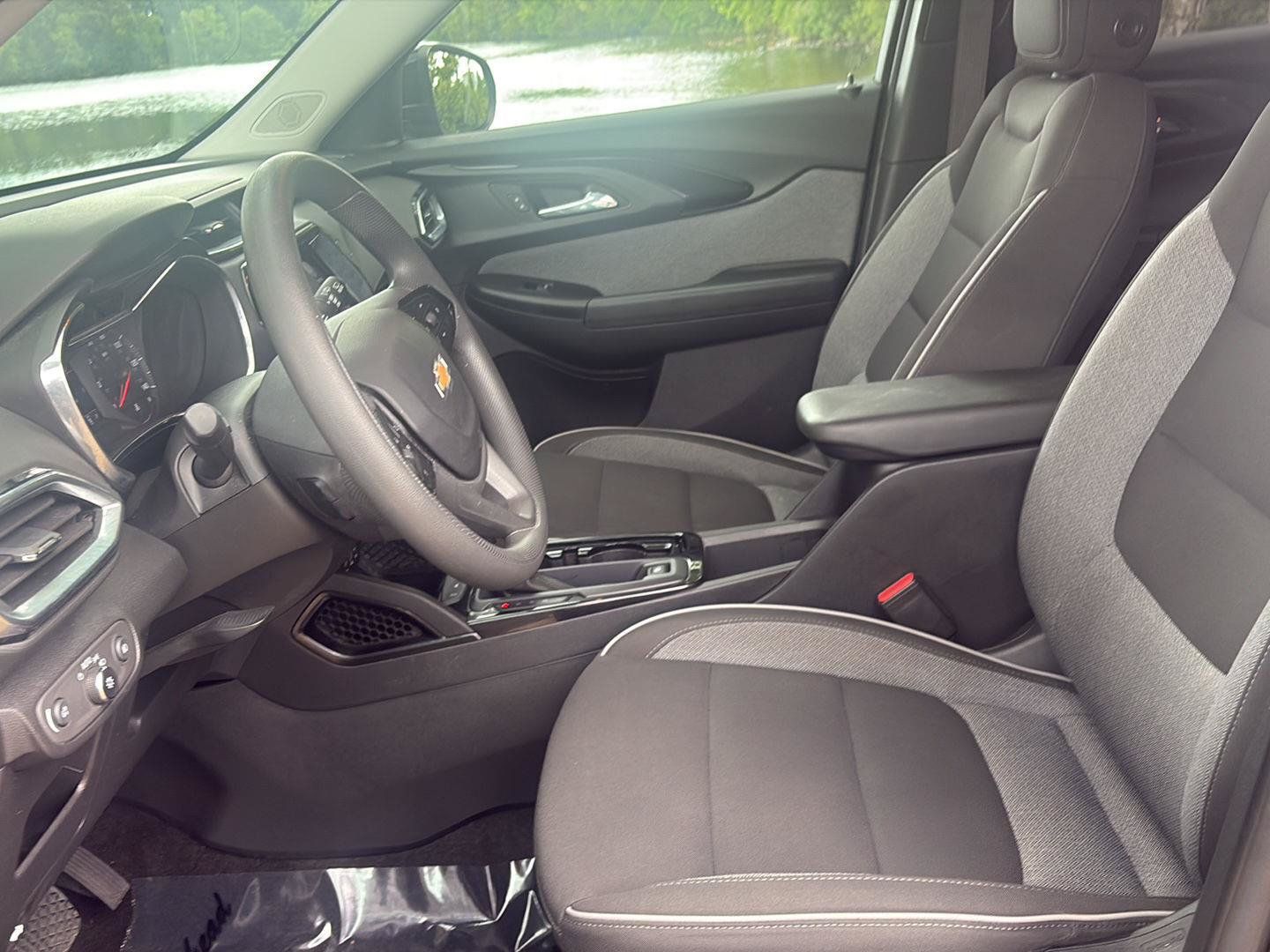 Used 2023 Chevrolet TrailBlazer LT w/ Convenience Package AWD/4WD image 14