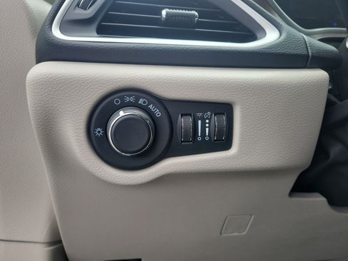 Used 2023 Chrysler Voyager LX FWD image 20
