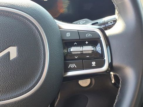 Used 2024 Kia Sorento S image 18