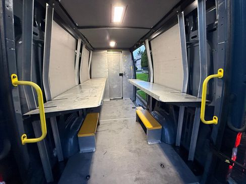 Used 2018 Mercedes-Benz Sprinter 2500 image 20