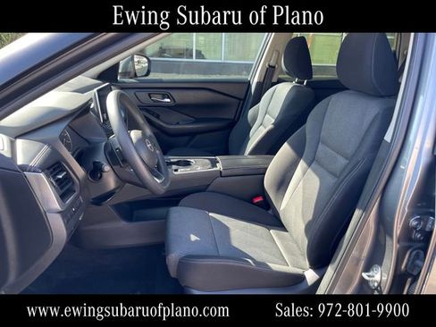 Used 2024 Nissan Rogue SV image 10