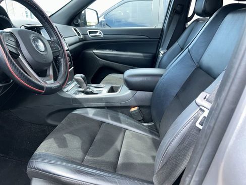 Used 2021 Jeep Grand Cherokee Laredo X AWD/4WD image 7