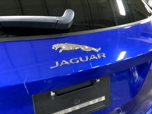 Used 2020 Jaguar F-PACE Premium image 31