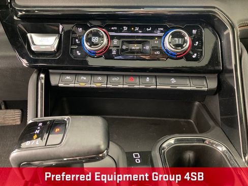 Used 2024 GMC Sierra 1500 AT4 w/ Technology Package AWD/4WD image 11