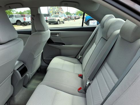 Used 2015 Toyota Camry LE image 13